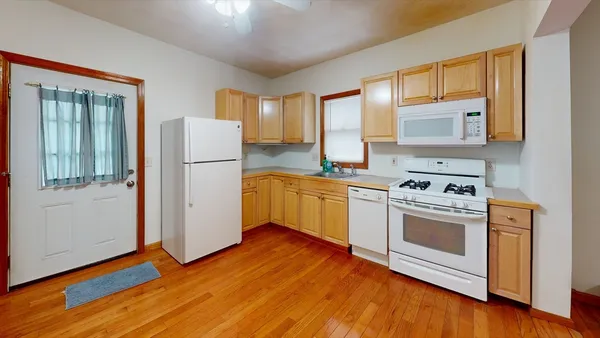 $2,800 | 64 Paris Street, Unit 1, Medford, MA 02155