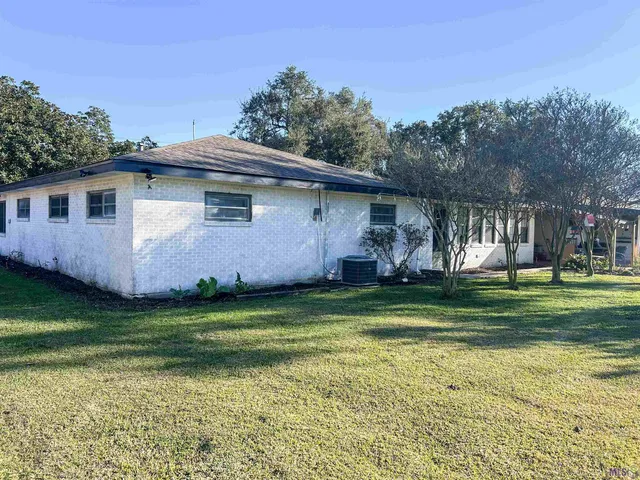 $330,000 | 402 St Bernard Street, Thibodaux, LA 70301