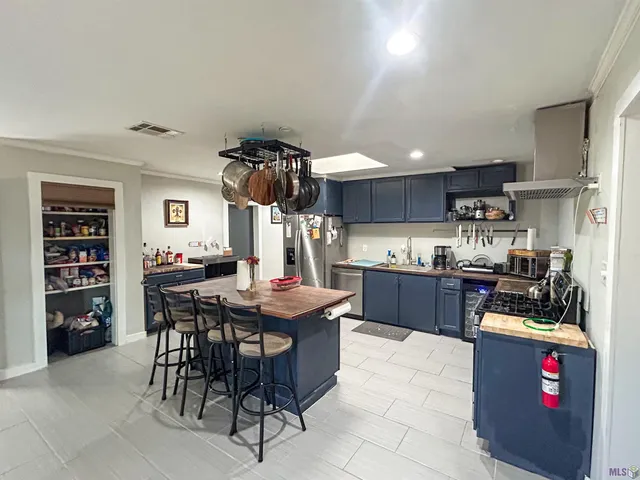 $330,000 | 402 St Bernard Street, Thibodaux, LA 70301