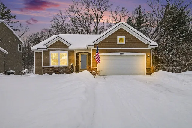 $469,900 | 17285 Richton Drive, Nunica, MI 49448