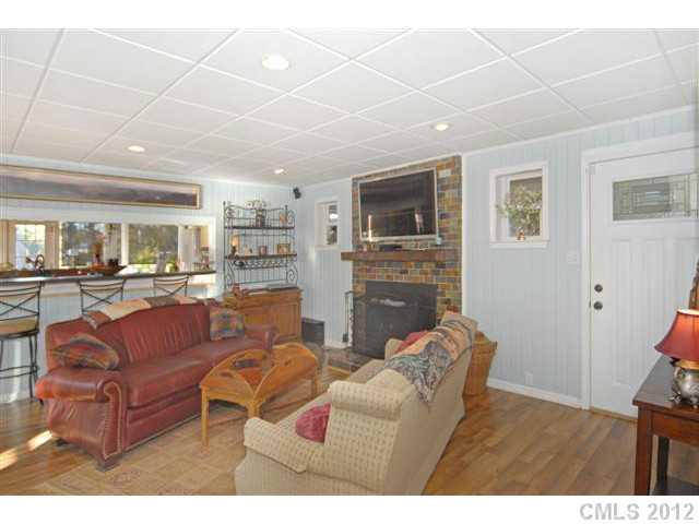 899 Bonum Road Lake Wylie, SC 29710 - Photo 3 of 16 Gallery Image 3