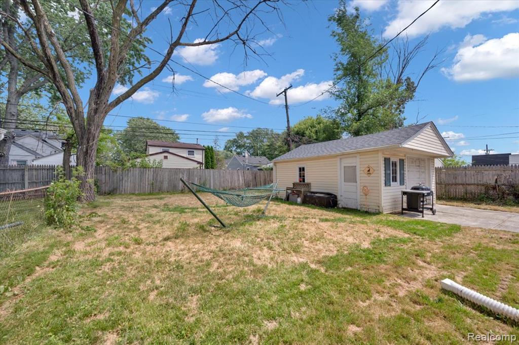3560 Greenfield Road Berkley, MI 48072 - Photo 15 of 19