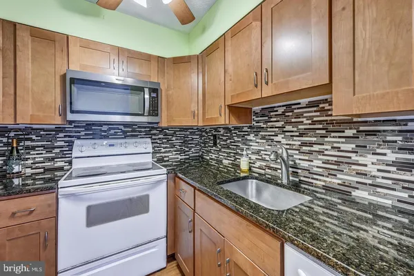 $2,400 | 7531 Weather Worn Way, Unit E, Columbia, MD 21046