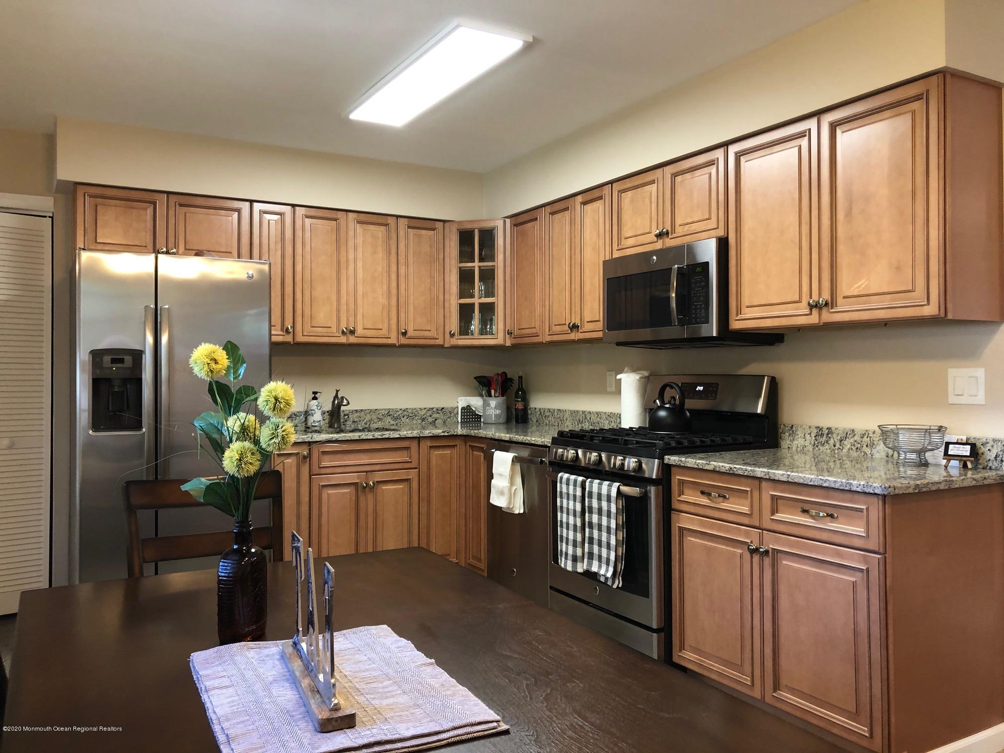 60 Korman Road Bayville, NJ 08721 - Photo 11 of 22 Kitchen2