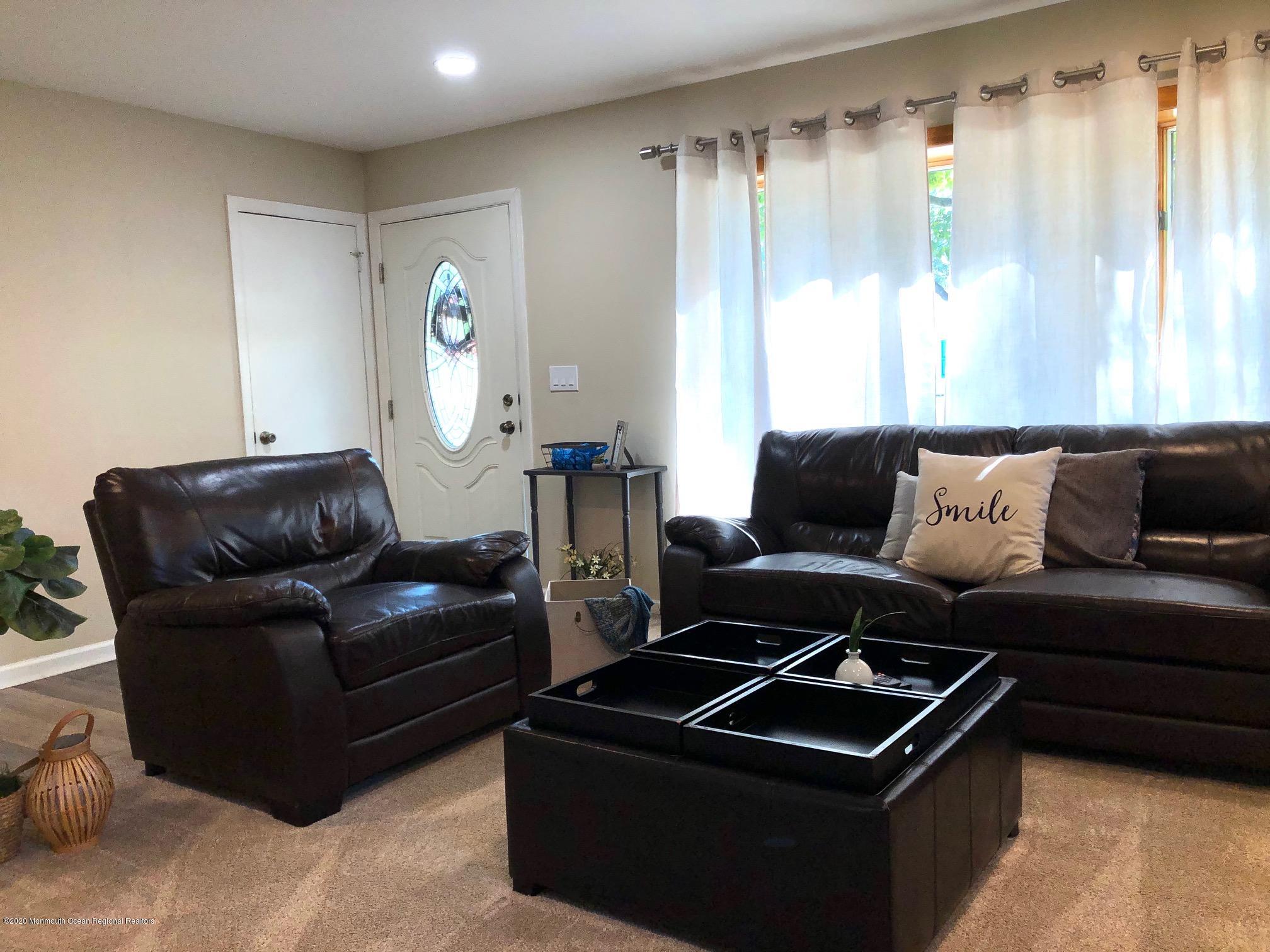 60 Korman Road Bayville, NJ 08721 - Photo 8 of 22 LivingRoom2