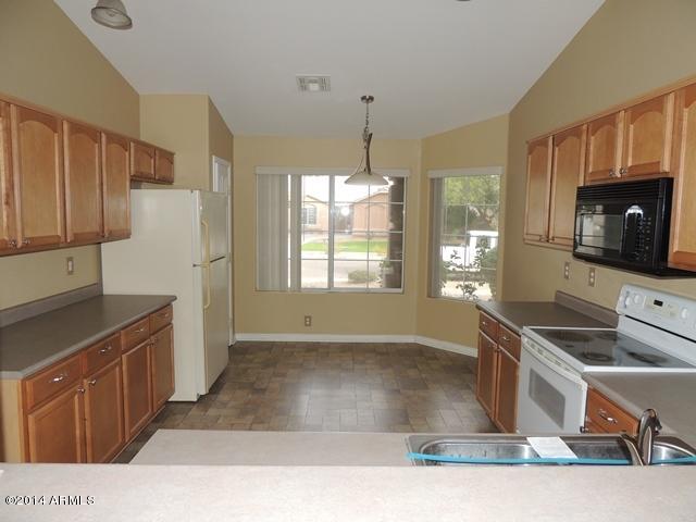 929 East Beverly Road Phoenix, AZ 85042 - Photo 6 of 25 DSCN2462