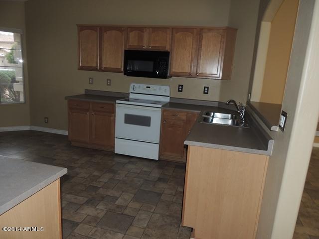 929 East Beverly Road Phoenix, AZ 85042 - Photo 7 of 25 DSCN2464