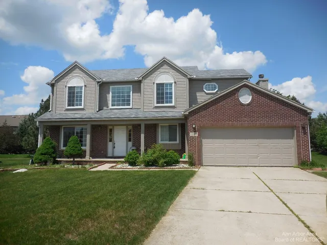 $2,950 | 251 Cloverleaf Court, Ann Arbor, MI 48103