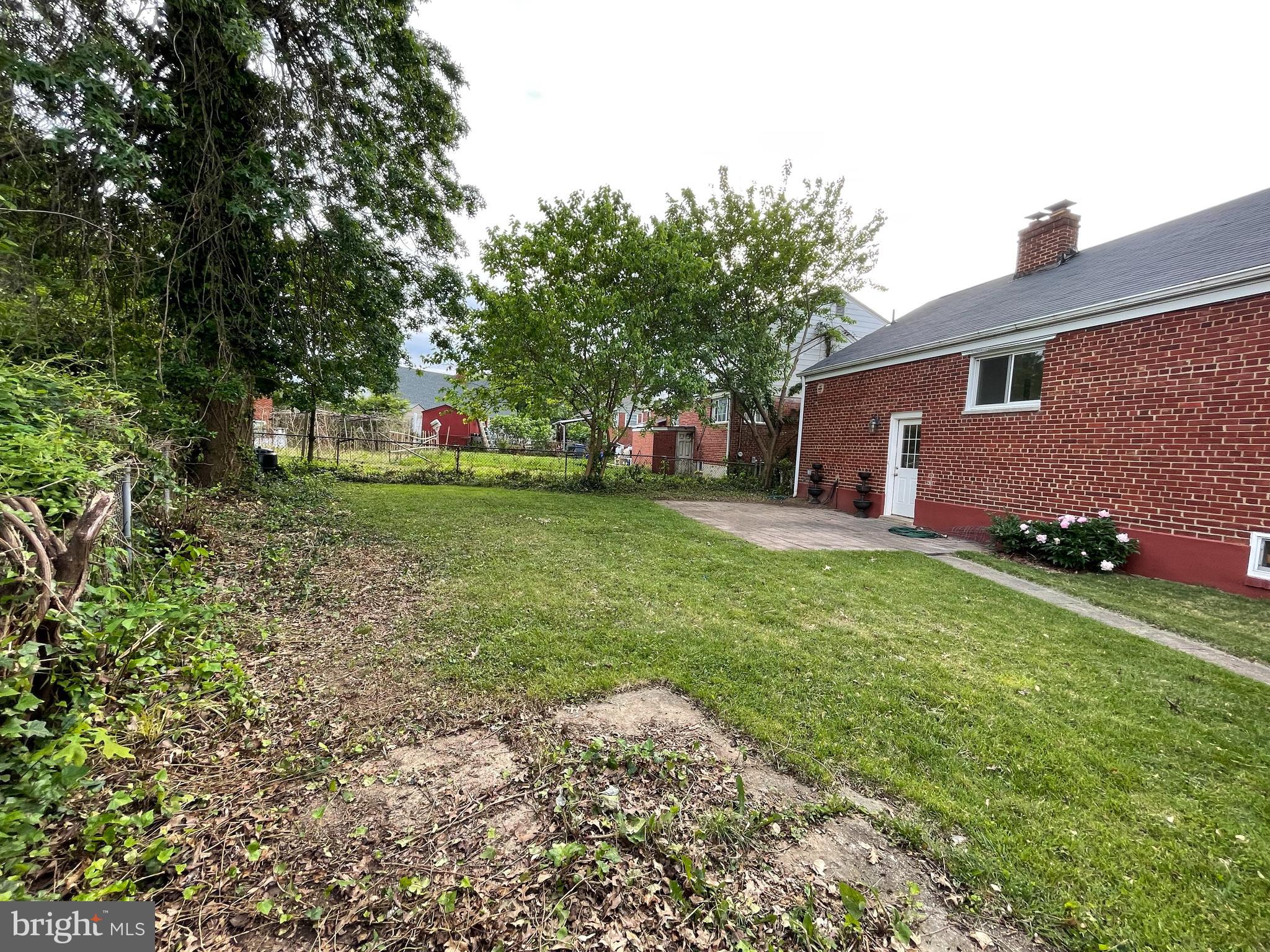 9713 Braddock Road Silver Spring, MD 20903 - Photo 16 of 16 Rear yard