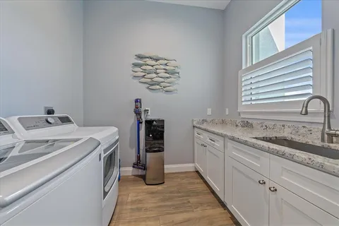 a view of a garden with palm trees
