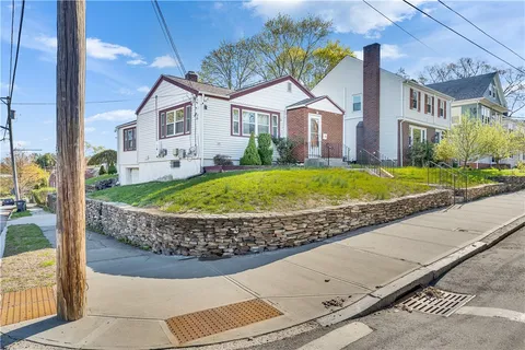 $499,000 | 90 Woodbine Street, Providence, RI 02906
