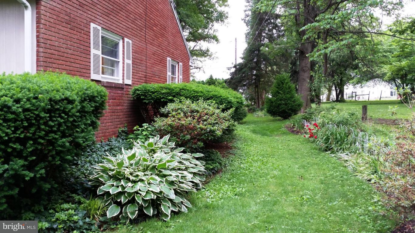2261 Blossom Valley Road Lancaster, PA 17601 - Photo 3 of 25 Gallery Image 3