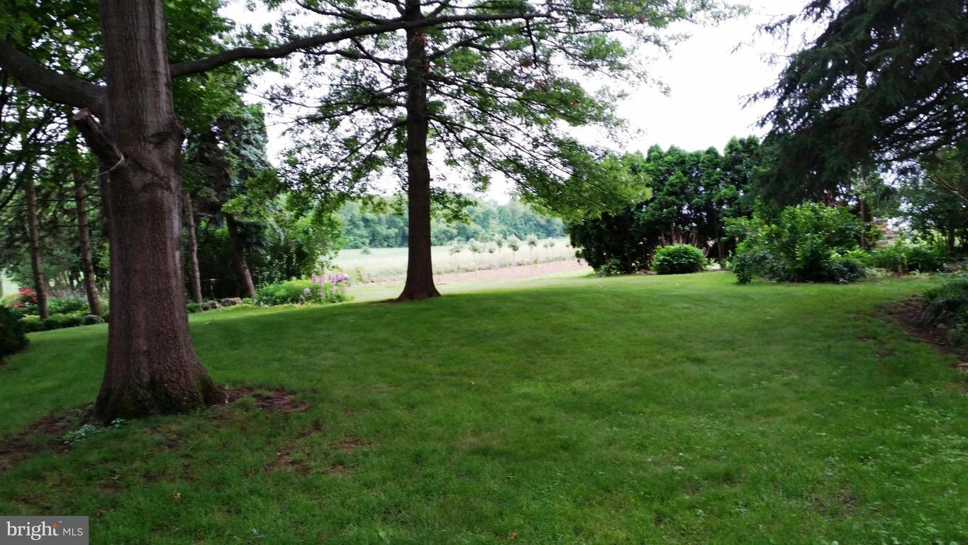 2261 Blossom Valley Road Lancaster, PA 17601 - Photo 5 of 25 Gallery Image 5