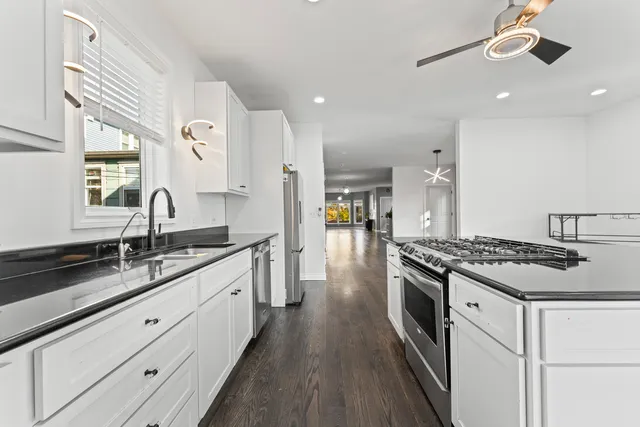 $749,990 | 4602 North Kelso Avenue, Chicago, IL 60630