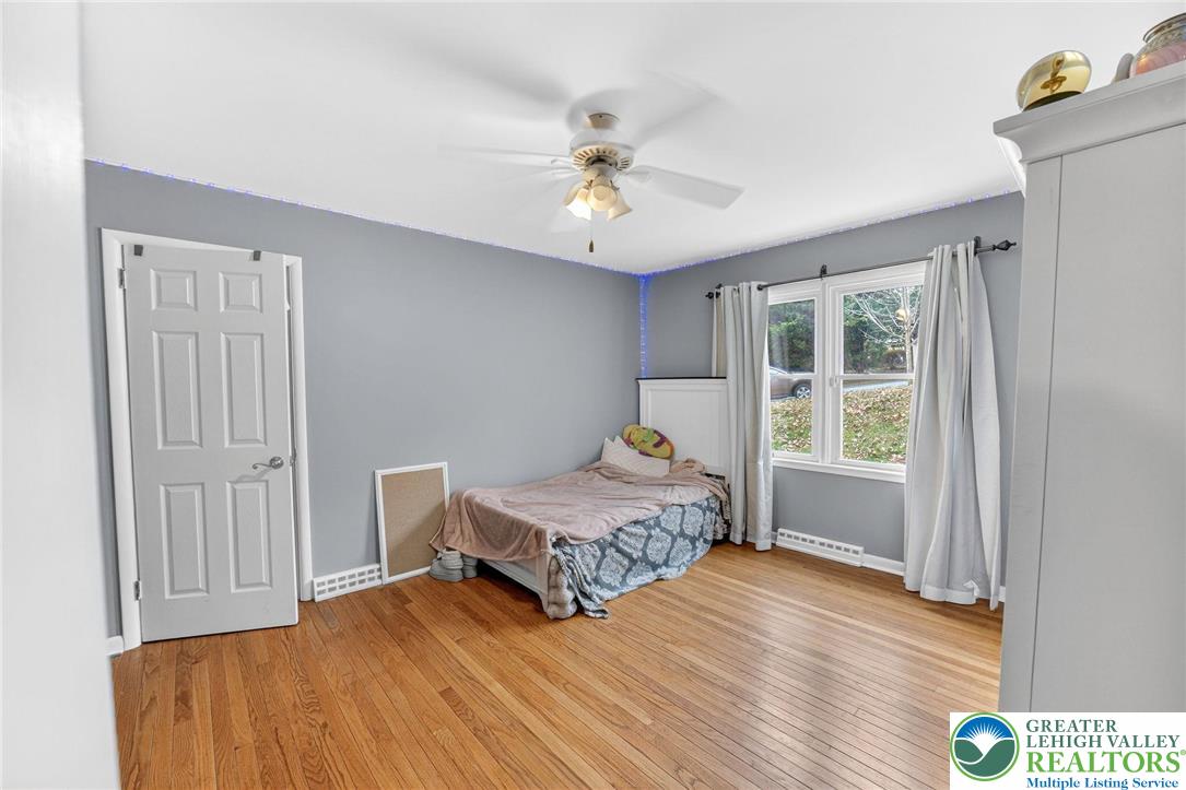 311 Lynoak Avenue Shillington, PA 19607 - Photo 19 of 40 a bedroom with a bed and a window