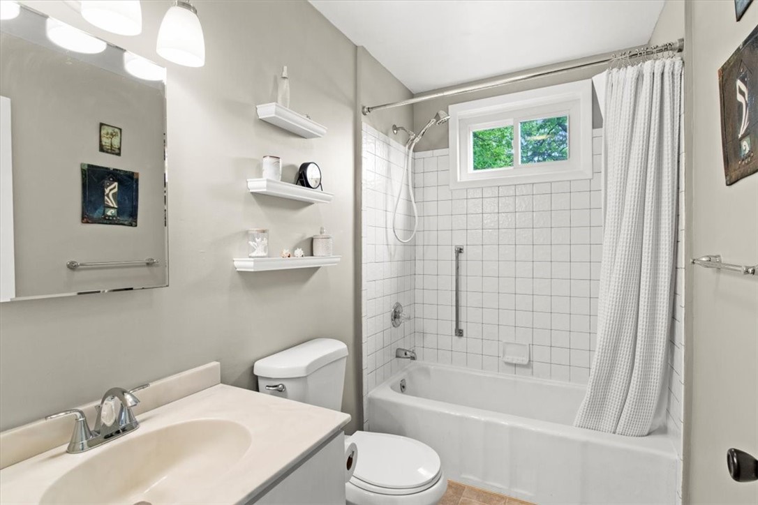 279 Victor Road Perinton, NY 14450 - Photo 17 of 35