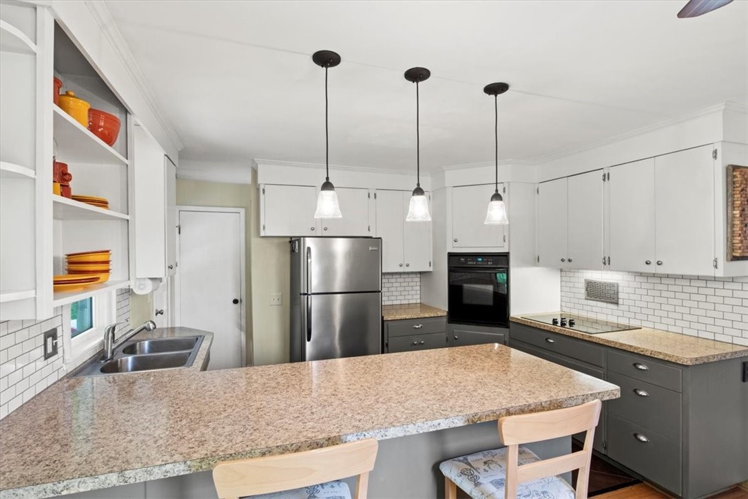 279 Victor Road Perinton, NY 14450 - Photo 7 of 35