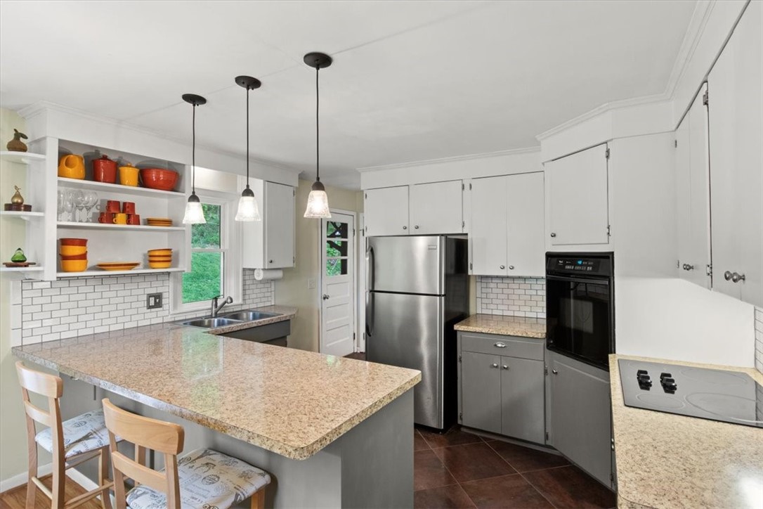 279 Victor Road Perinton, NY 14450 - Photo 8 of 35