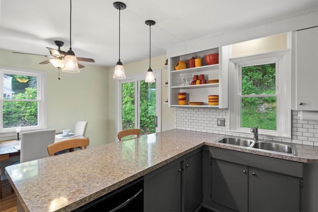 279 Victor Road Perinton, NY 14450 - Photo 9 of 35