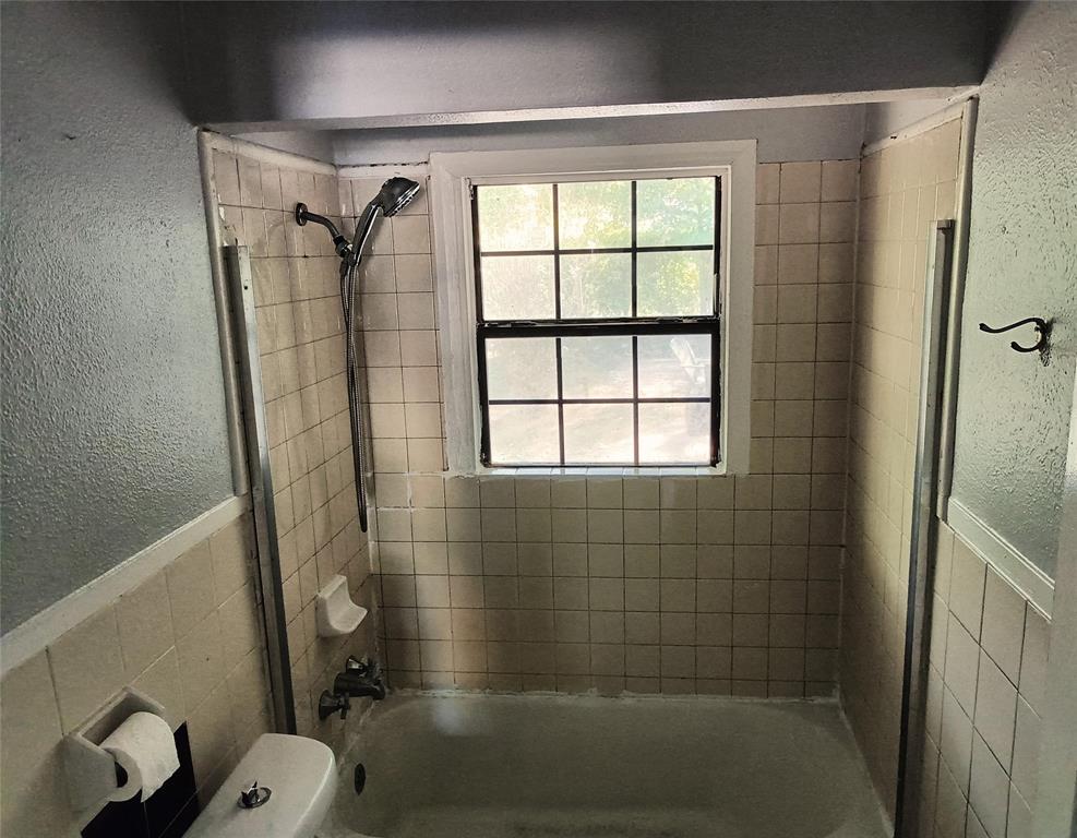 3213 8th Avenue Fort Worth, TX 76110 - Photo 8 of 15