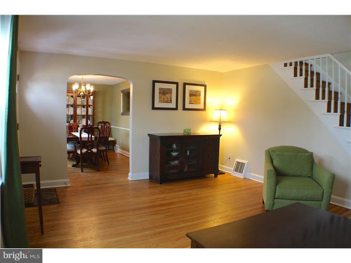 421 Pembroke Road Havertown, PA 19083 - Photo 4 of 25