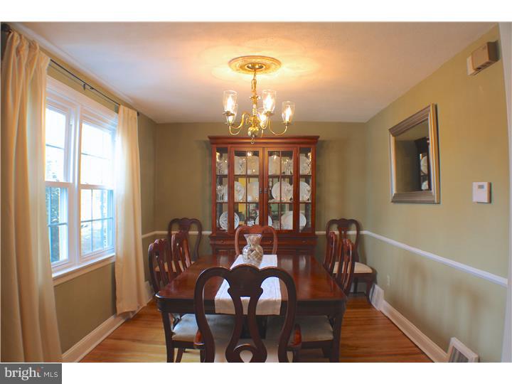 421 Pembroke Road Havertown, PA 19083 - Photo 5 of 25
