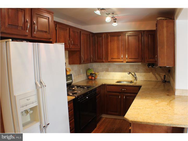 421 Pembroke Road Havertown, PA 19083 - Photo 6 of 25