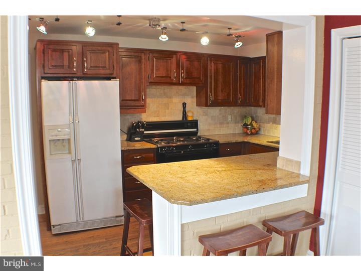421 Pembroke Road Havertown, PA 19083 - Photo 7 of 25