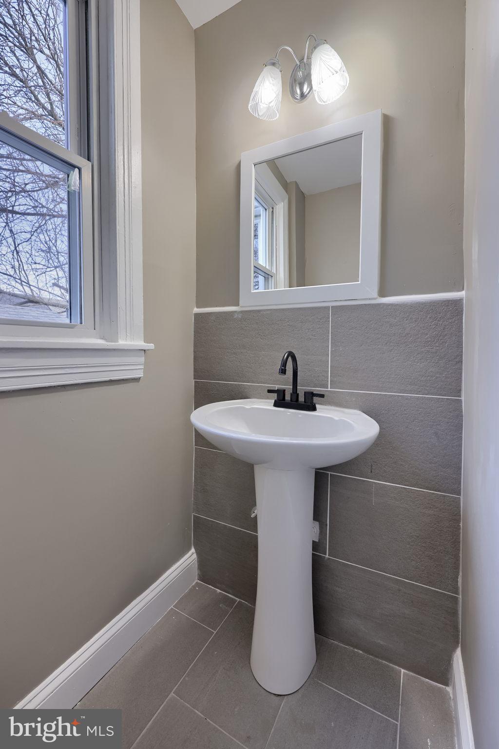 372 East Philadelphia Street York, PA 17403 - Photo 18 of 28