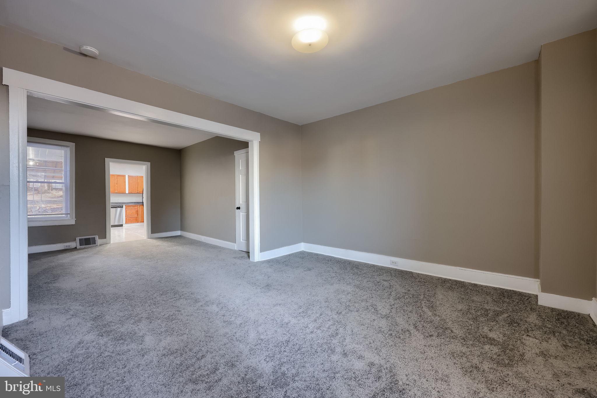 372 East Philadelphia Street York, PA 17403 - Photo 4 of 28