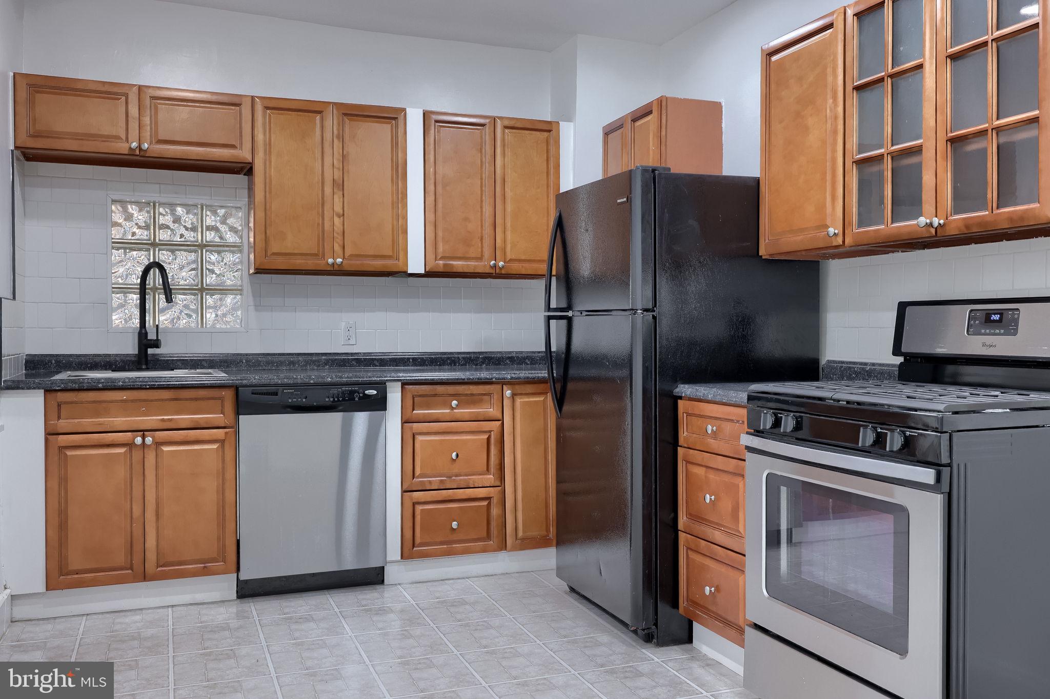 372 East Philadelphia Street York, PA 17403 - Photo 9 of 28