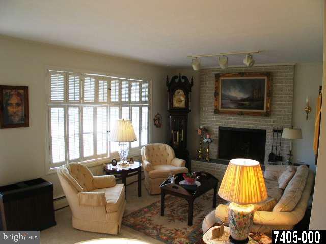 195 Reynolds Mill Road York, PA 17403 - Photo 3 of 9 Gallery Image 3
