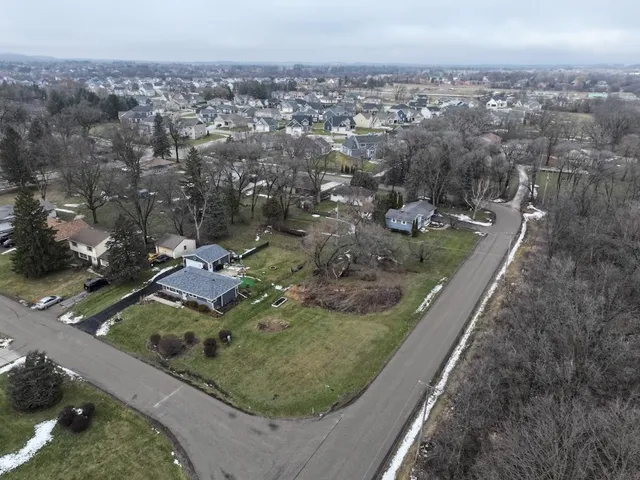 $79,900 | N53-w23713 Ervins, Sussex, WI 53089