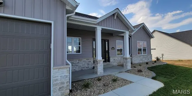 $499,000 | 1433 Guilford Place, Troy, IL 62294