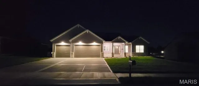 $499,000 | 1433 Guilford Place, Troy, IL 62294