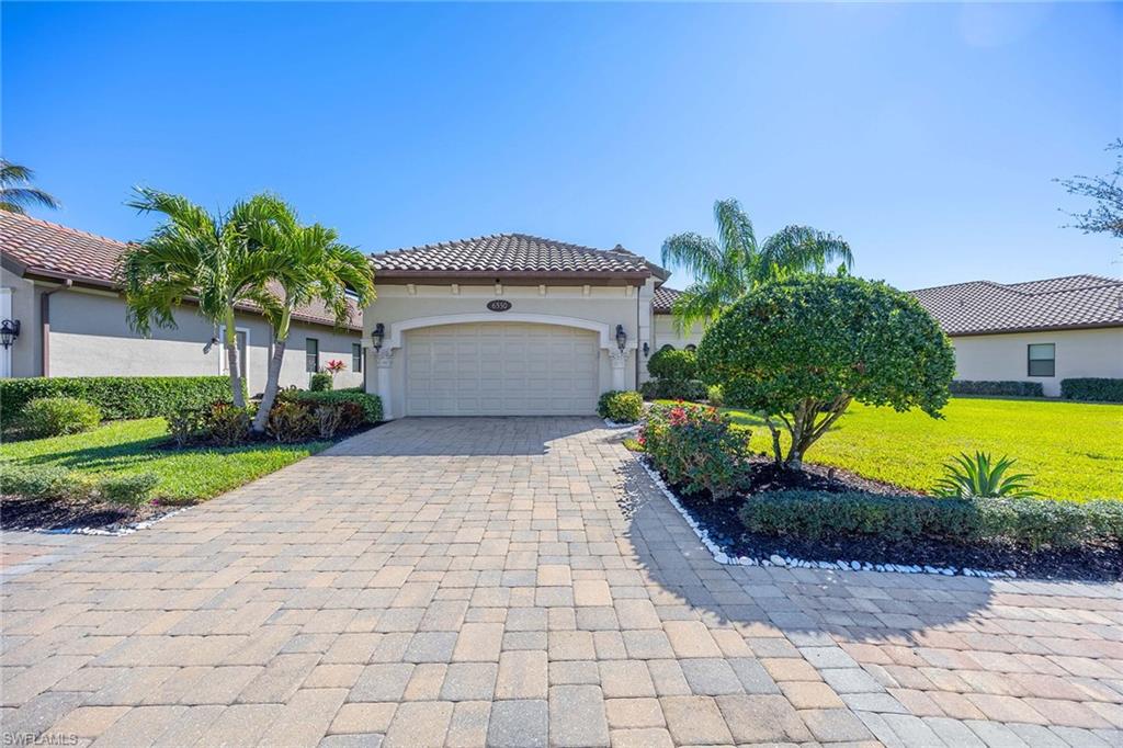 6550 Roma Way Naples, FL 34113 - Photo 9 of 47