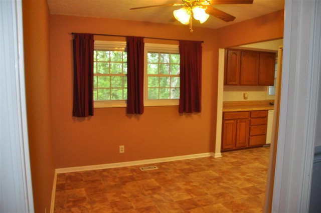 202 Delone Road Byron, GA 31008 - Photo 12 of 20 an empty room with windows and closet