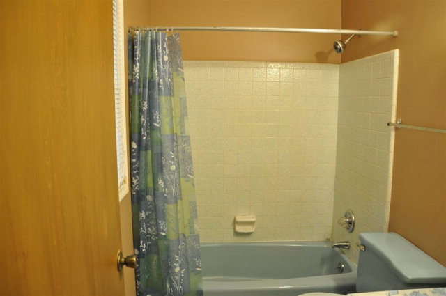202 Delone Road Byron, GA 31008 - Photo 7 of 20 a bathroom with a shower and a sink