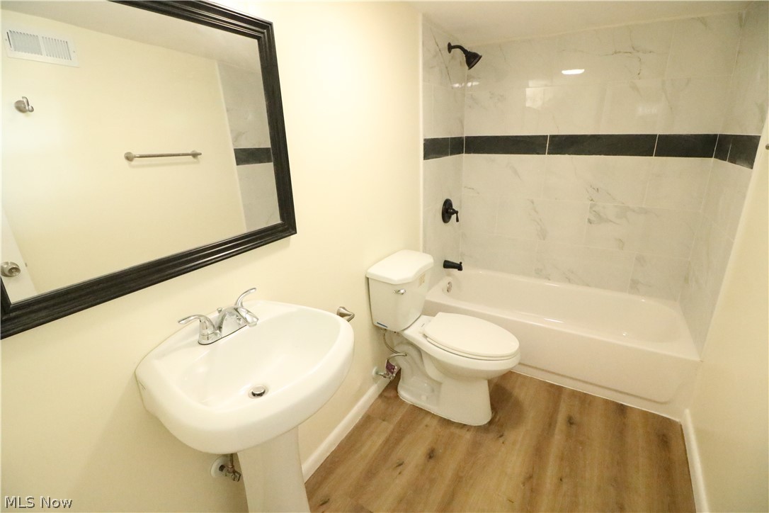 13186 Atlantic Road Strongsville, OH 44149 - Photo 30 of 35 Full Bathroom in Basement