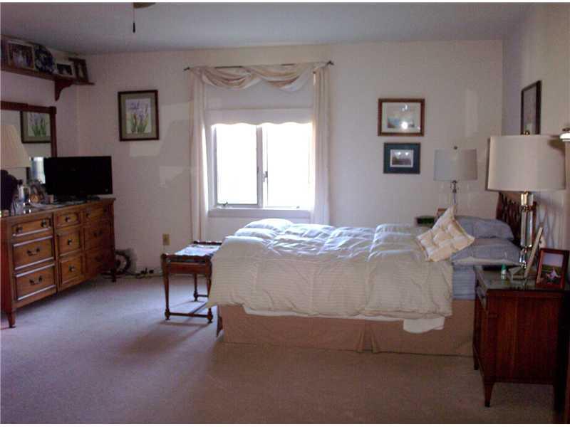 958 Mayfield Road Sharpsville, PA 16150 - Photo 15 of 25 Master Bedroom. LARGE PLEASANT MASTER B/R