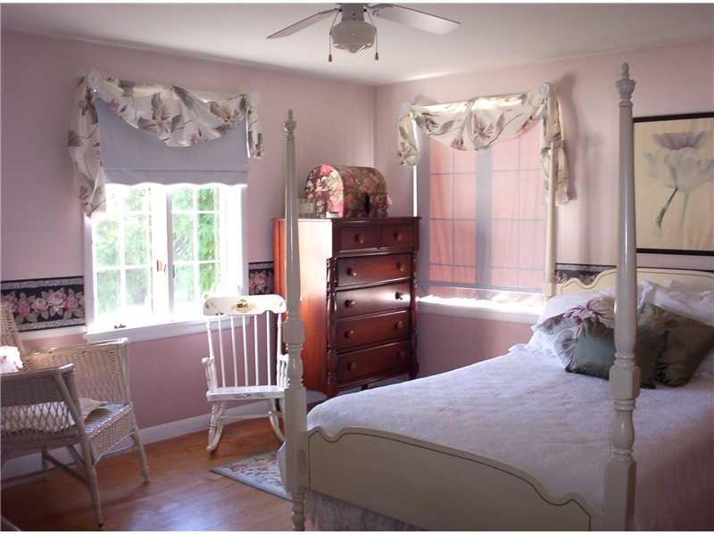958 Mayfield Road Sharpsville, PA 16150 - Photo 20 of 25 Bedroom. HW FLRS - ALL BR GOOD SIZES