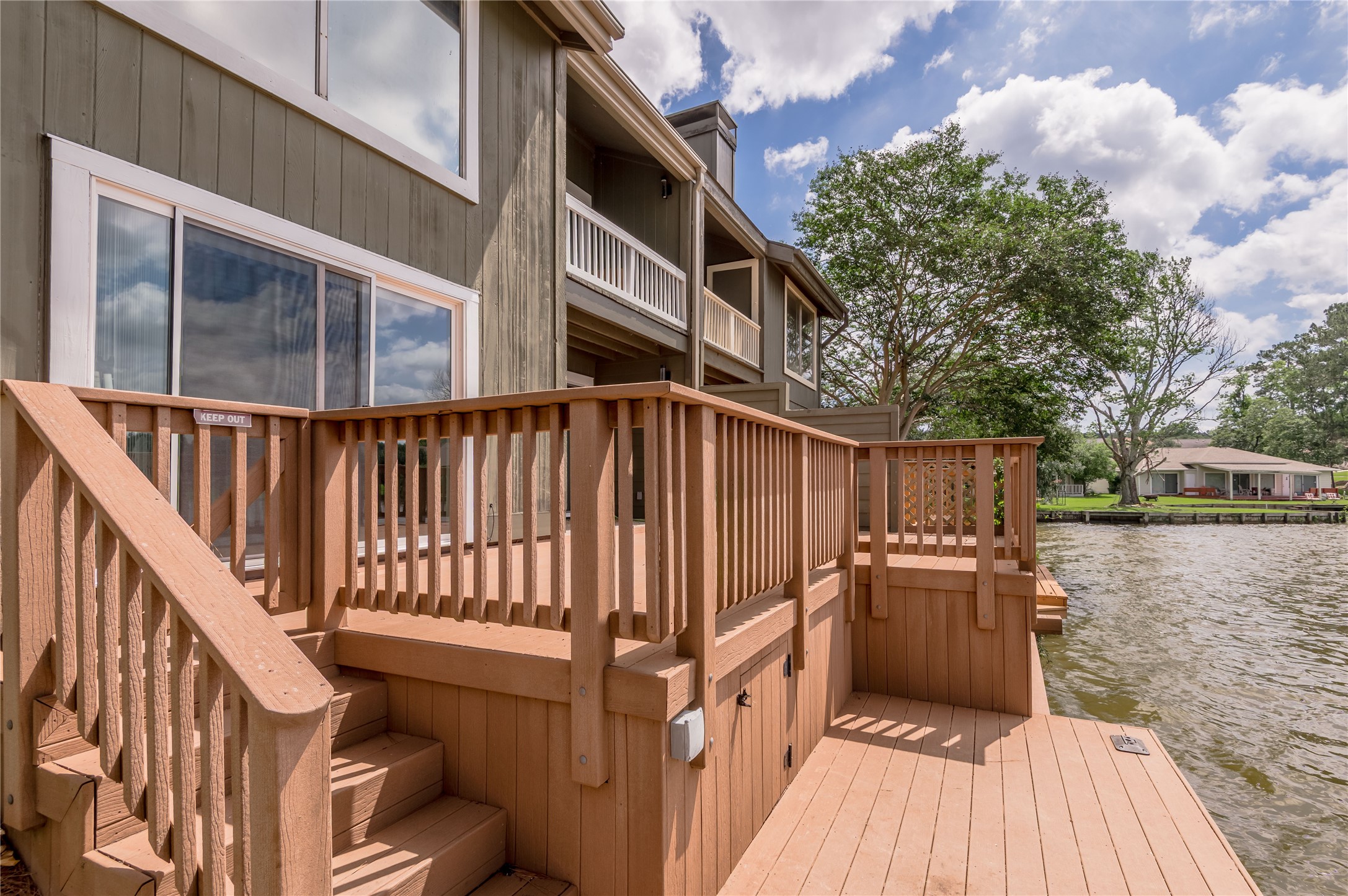 208 Waters Edge Huntsville, TX 77340 - Photo 2 of 28