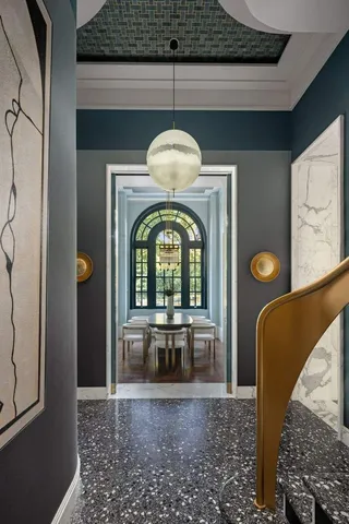 a view of livingroom with furniture