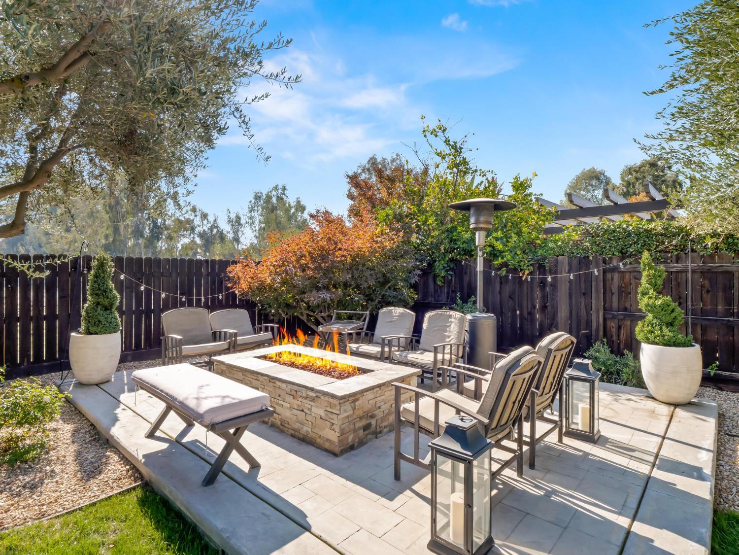 2750 Muncie Avenue Clovis, CA 93619 - Photo 44 of 51 a view of a patio with furniture