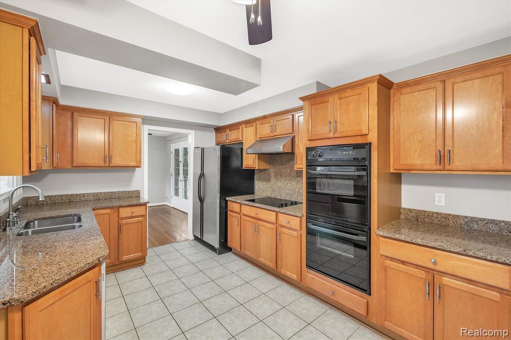 30540 Pear Ridge Farmington Hills, MI 48334 - Photo 12 of 66