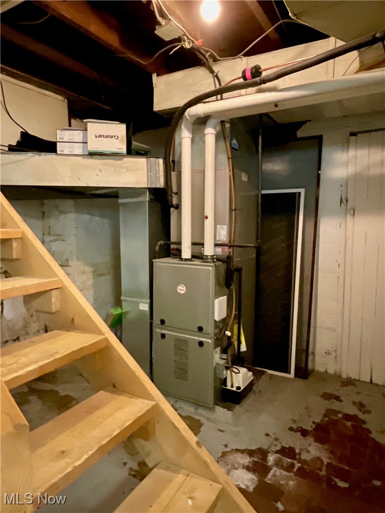 904 Chalker Street Akron, OH 44310 - Photo 24 of 28 View of utility room