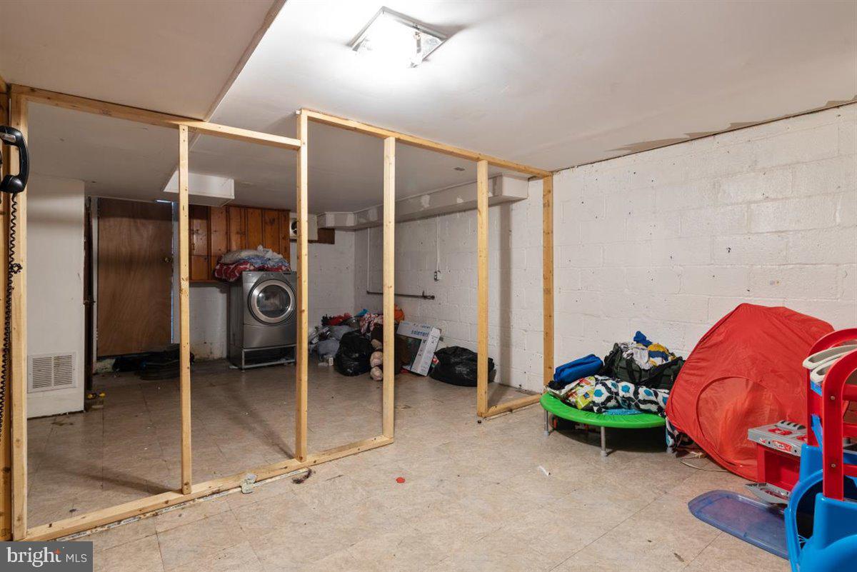 74 Berkshire Road Baltimore, MD 21221 - Photo 13 of 19