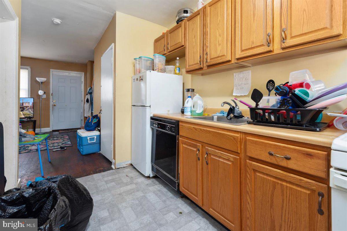 74 Berkshire Road Baltimore, MD 21221 - Photo 5 of 19