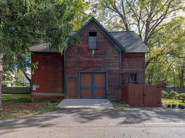 $550,000 | 232 Woodward Avenue, Kalamazoo, MI 49007