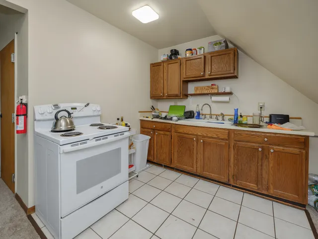 $550,000 | 232 Woodward Avenue, Kalamazoo, MI 49007